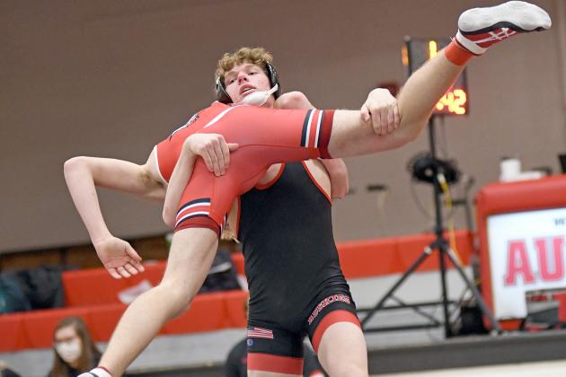 Britton Kemling won both of his matches at home Thursday night as well as all five Saturday for the Huskies in a team-winning effort at Nebraska City. Kemling has won 10 of his last 11 matches on the year. 