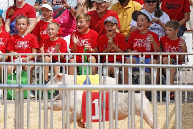 Aurora third graders really enjoyed Hedrick’s racing pigs at the Nebraska State Fair Aug. 31. They were, from left: Teagan Nicola, Zoe Rice (in back), Brenden Zucco, Bryson Dueland, Rhett Lorence, Jonah Johnson and Kyler Comer.