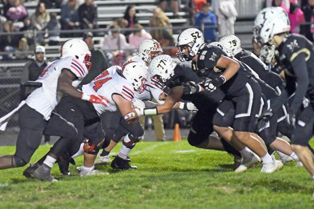 Friday’s Aurora-GINW rivalry game was a battle in the trenches as both teams brought a physical attack on a crisp, cool fall night. 