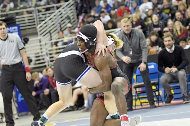 Mack Owens had a rematch with Bennington’s Luke MacDonald, but was unable to reverse fortune in Saturday’s finals at the CHI Health Center in Omaha. 