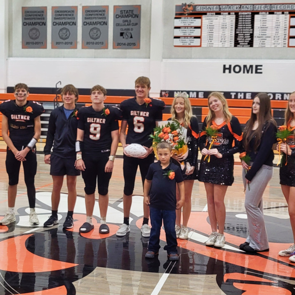 Hornets crown Homecoming royalty