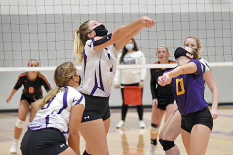 Giltner gets best of Hampton during triangular Thursday