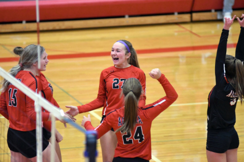Lady Huskies sweep Holdrege