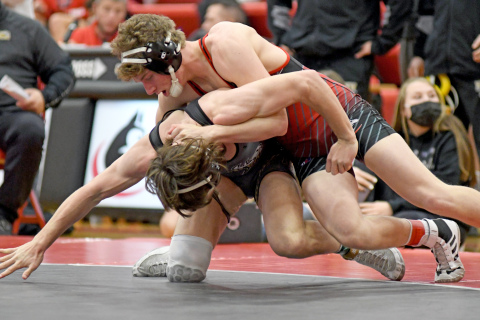 Britton Kemling won the 152 bracket for the Huskies at Saturday's subdistrict meet. 