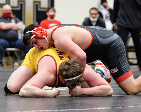 Aurora's Aaron Jividen was the B-3 district champion at HWT Saturday. He will make his 2nd state championship appearance. 