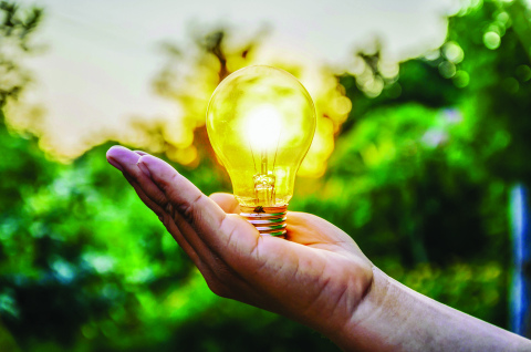 More and more under the current circumstances of agriculture in the United States, farmers and ranchers are becoming increasingly curious about emerging carbon markets, carbon offers and carbon banking. 