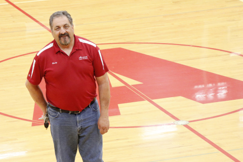 Aurora alumni and hallway icon Randy Maahs is set to hang up his custodial supervisor hat after 42 years of service to the Aurora 4R Public School District.