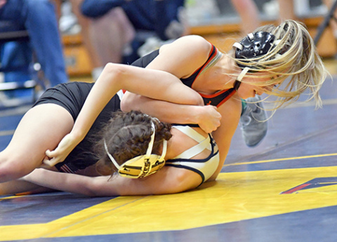 Aurora’s Caly Settles was the Huskies’ lone Central Conference champion, highlighting six medalists for the group. Aurora finished sixth in the team race during Friday’s tournament held in York. 