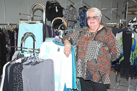 Owner Diane Epp has announced plans to close Mo-Nets, which has anchored the northeast corner of the downtown square for decades, in December.