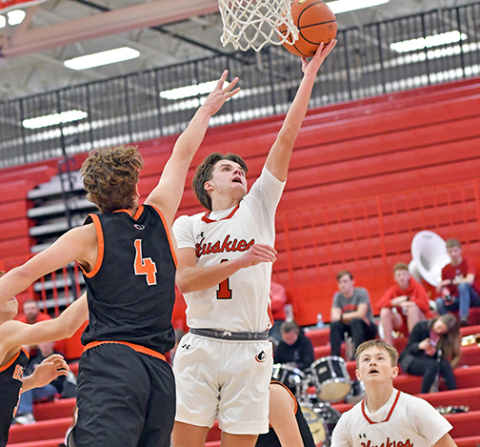 Canon Allen could not miss during the second half of Aurora’s 52-44 win over Beatrice Saturday, netting 20 points on 7 of 8 shooting from the field. 