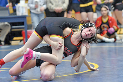 Aurora’s Caly Settles was the lone area champion from Friday’s York Invite, picking up four pinfall victories on the afternoon.