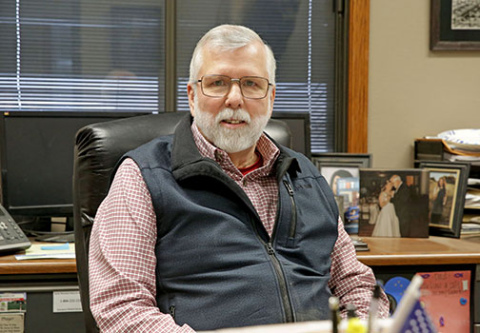 York County cattleman Alan Janzen has been an active member of the York-Hamilton Cattlemen’s Association since the 1970s when he joined as a junior member. Today he owns and operates Circle 5 Beef at Henderson. 