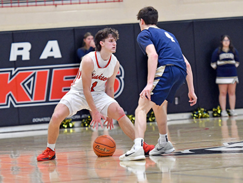 Aurora’s Canon Allen scored the go-ahead layup with six seconds left, but York responded with its own game-winner at the buzzer to down the Huskies, 48-47, in the B-7 district Thursday. 