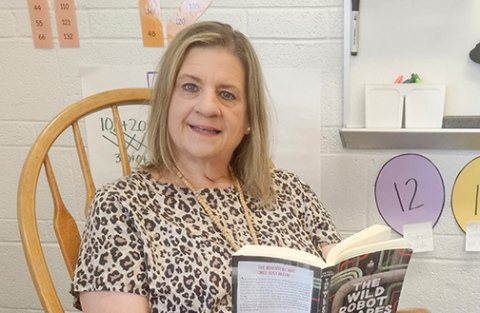 As she retires from her career as Hampton’s 2nd grade teacher, Barb Parsley says she is grateful for the support she has received in her 20 years at Hampton and the opportunity to truly know her students. 