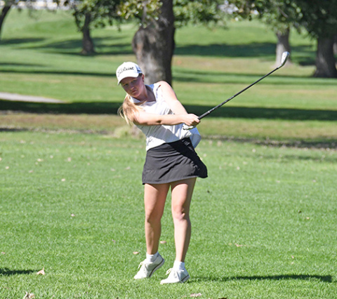 Aurora senior Delainey Phillips earned medalist honors at both Friday’s Central Conference meet, as well as Monday’s C-1 District, helping her team qualify for next week’s 2-day state tournament at North Platte.