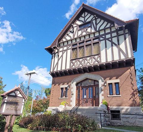 The library in Aurora, N.Y., built in 1899, shares a building with a historic opera house and the structure also has a jail cell. (Looks like they’re pretty serious about collecting those library fines!) 