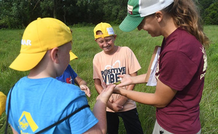 Sarah Bailey offers some hands-on lessons to young SOAR campers in 2019. Bailey will be leading PPRI’s Youth Naturalist and Nebraska Ecologist programs for older students this summer.