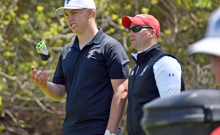 Luke Grosshans was pretty relaxed on the par-3 14th hole at the York Country Club Friday for the Central Conference meet, tying the second-best score of the day at 75 and finishing third.
